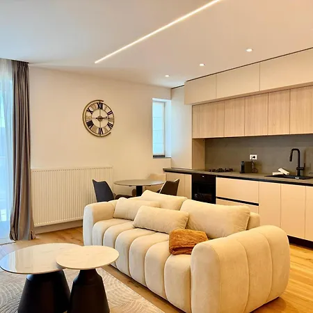 No 407 Lebada Apartment