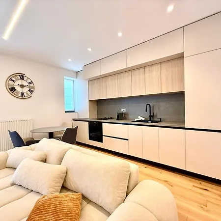 Apartment No 407 Lebada *